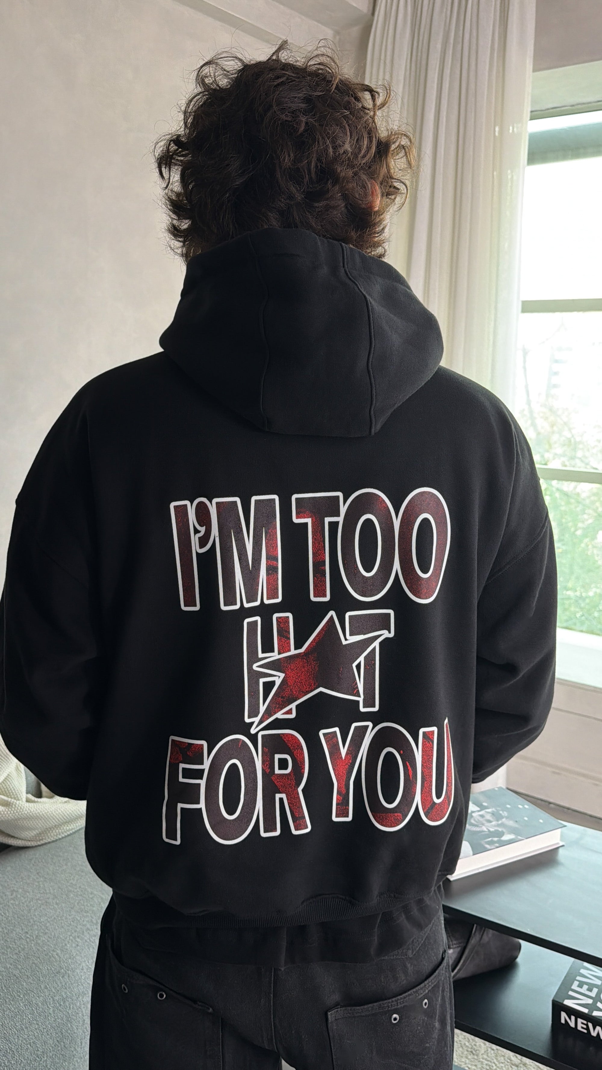 TOO HOT HOODIE NEGRO