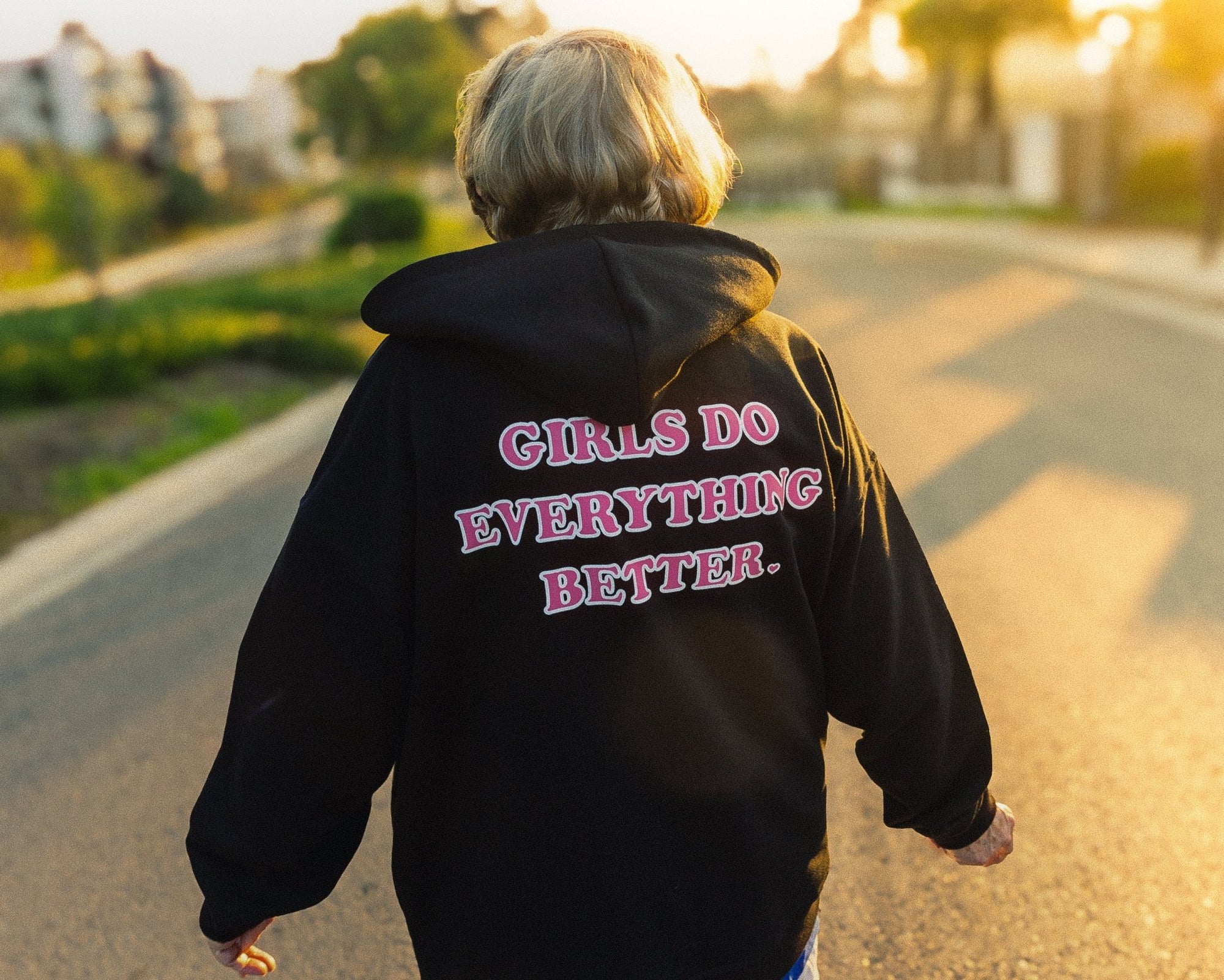 GIRLS DO EVERYTHING - Spicy
